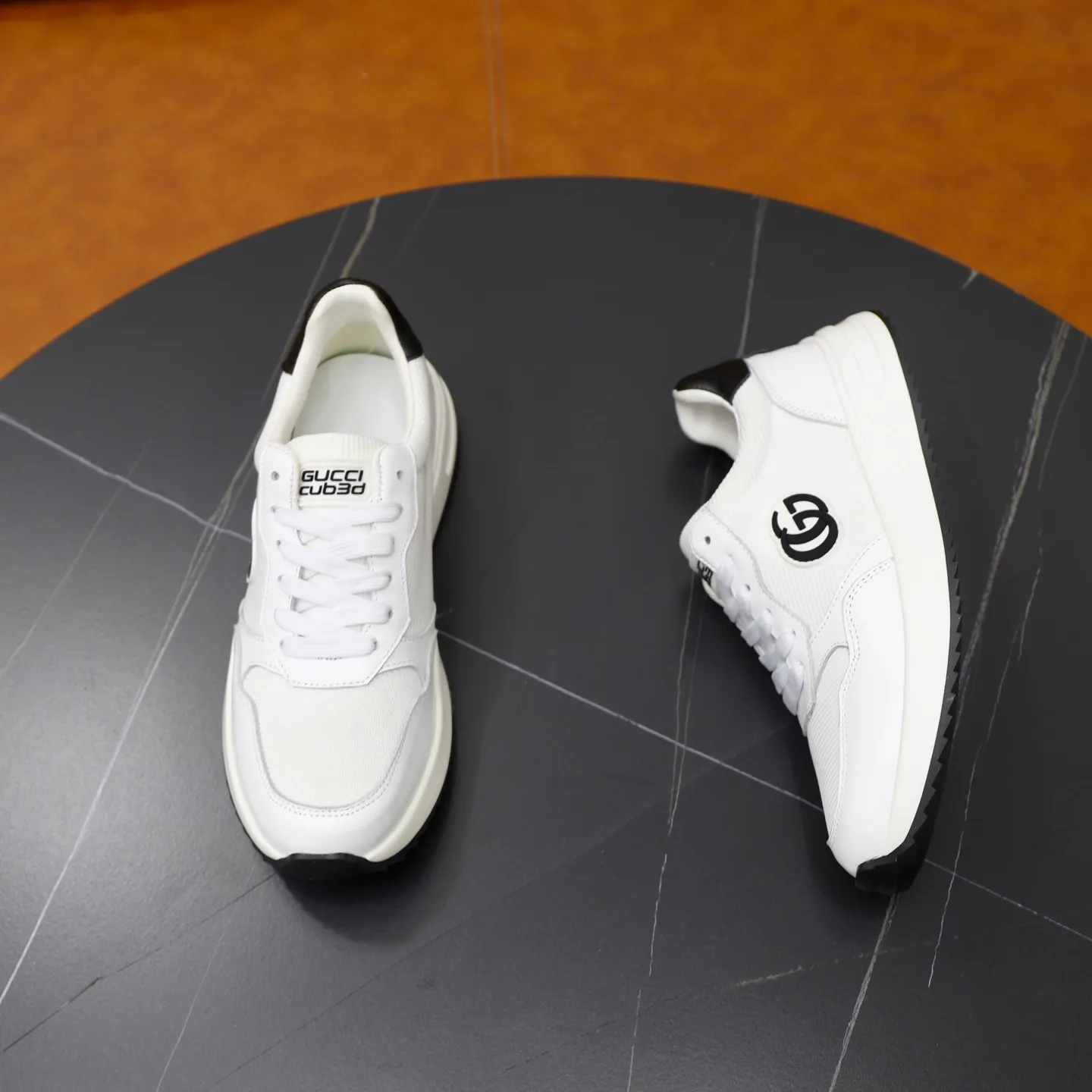 Ex-factory price: 440💰🙅‍♂️🙅‍♂️🙅‍♂️ Brand: GUCCI Standard code: 38-44 (45 customized) Grade: Same as the official website Material: Original material splicing Comfortable and breathable lining Lightweight and wear-resistant sports outsole Style category: Men's fashionable casual shoes Running sneakers Distinguished luxury brand elements Top luxury Color: actual picture color